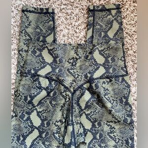 Buffbunny Green Snake Leggings Medium 🐍